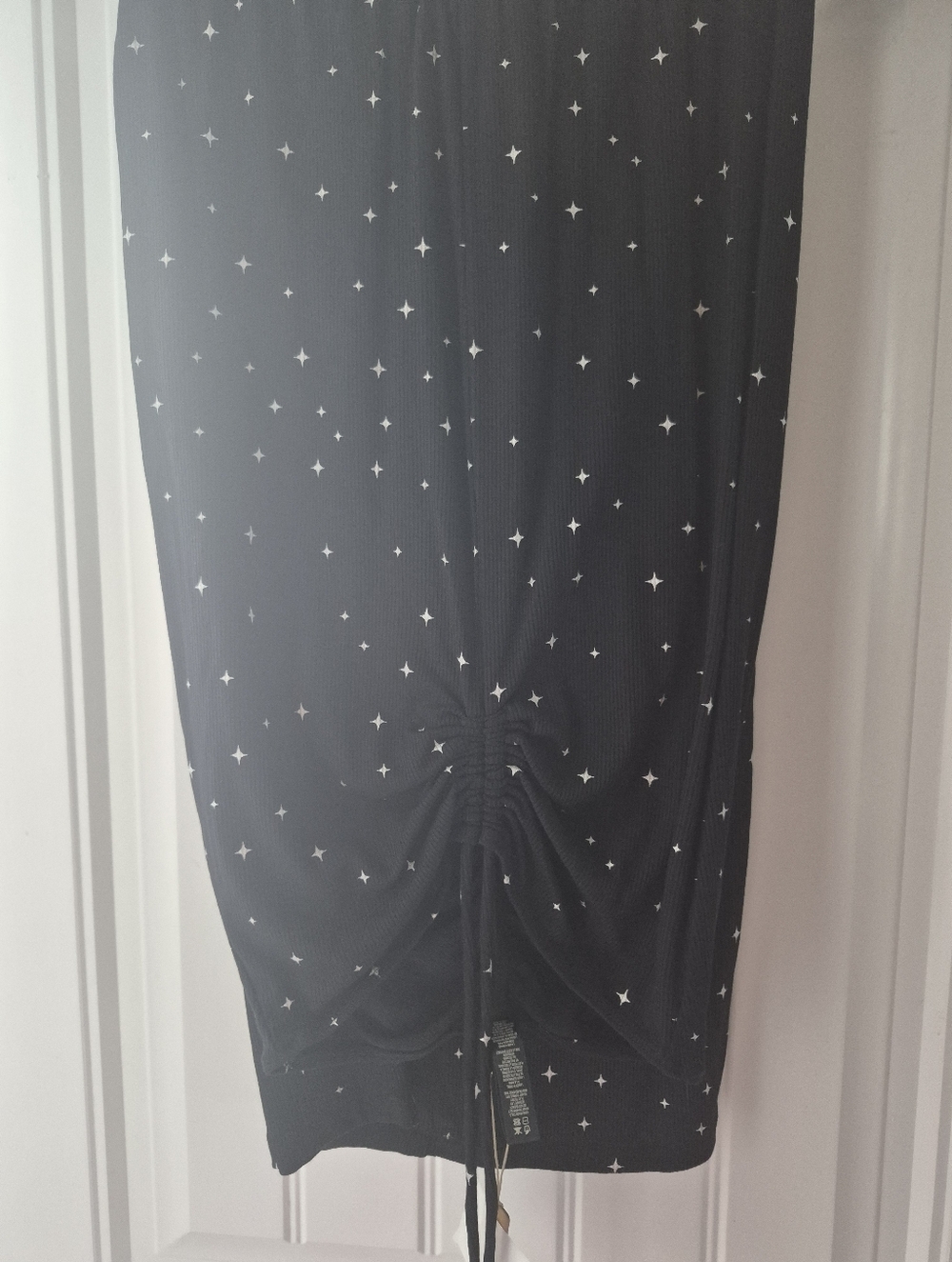 Skims Star Print Drawstring Ruched Midi Skirt